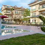 Deluxe Lägenhetshotell Belek