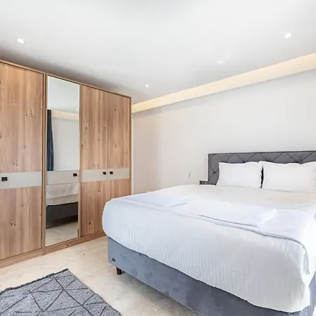 Apartmanhotel Deluxe *