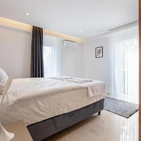 Deluxe Apartmanhotel